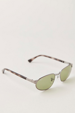 Женские солнцезащитные очки Free People Ray-Ban® Essentials Sunglasses, цвет: Серебряный / Зелёный — фото 2