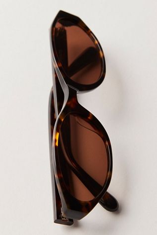 Quay Auro Points Round Sunglasses