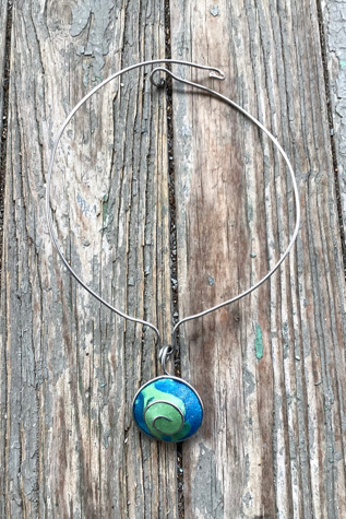 Vintage 1970s Earth Resin Hand Wrought Wire Choker Selected by Cherry
