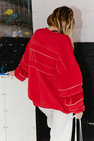 Женский свитер FP Movement All Star Chenille Logo Pullover, цвет: Candy Apple — фото 2