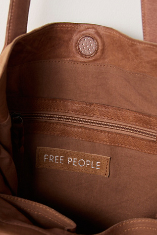 Женская сумка Free People Maeve Suede, цвет: Бежевый — фото 6