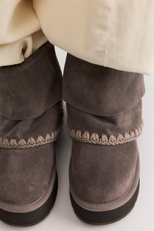 MOU Foldover Platform Boots