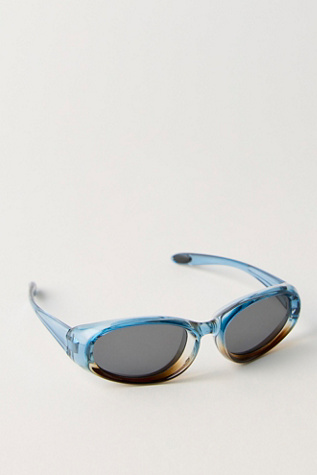 Женские солнцезащитные очки Free People Weston Wrap Around Sunglasses, цвет: Пыльный бирюзовый дымчатый — фото 2
