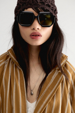 Женские солнцезащитные очки Free People Corra Square Sunglasses, цвет: Чёрный / Мох — фото 4
