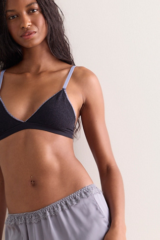 Sweet Point Seamless Triangle Bralette