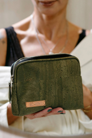 Женская сумка Tiradia Cork Sidekick Pouch, цвет: Армейский зелёный — фото 1