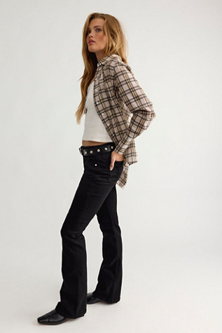 Женские джинсы EB Denim Maria Slim Low-Rise Bootcut, цвет: Чёрный — фото 3