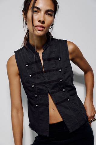 Женский жилет Free People Hearts On Fire Band Vest, цвет: Чёрный — фото 7