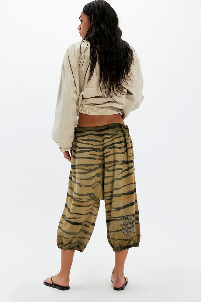 Magnolia Pearl Tiger Capri La Jolla Joggers #1