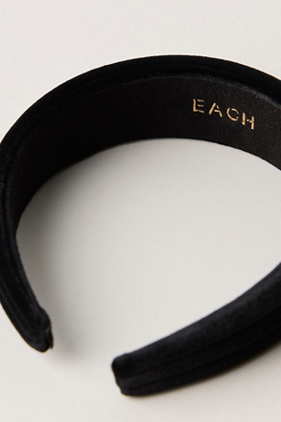 Женские аксессуары для волос EACH Michelle Headband, цвет: Чёрный бархатный — фото 2