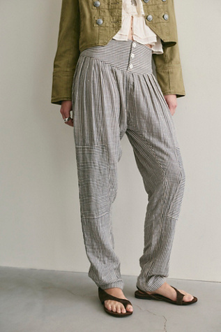 Carmen Tapered Pull-On Harem Pants by Free People in Grey, Size: XL