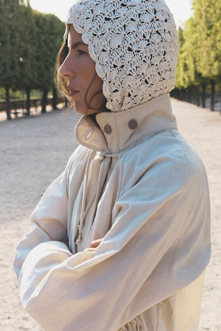 Capuche drapée au crochet