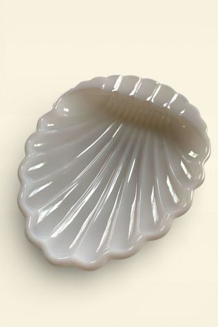 Vintage Mid Century Shell Jewelry Catchall Dish Selected by SharpLilTeeth