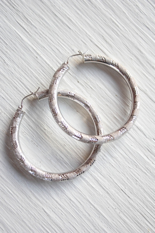 Vintage 14K White Alpine Gold Shimmer Hoop Earrings Selected By Moons + Junes Vintage