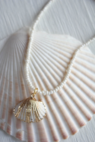Vintage Gold Tone Shell Seed Bead Necklace Selected By Moons + Junes Vintage
