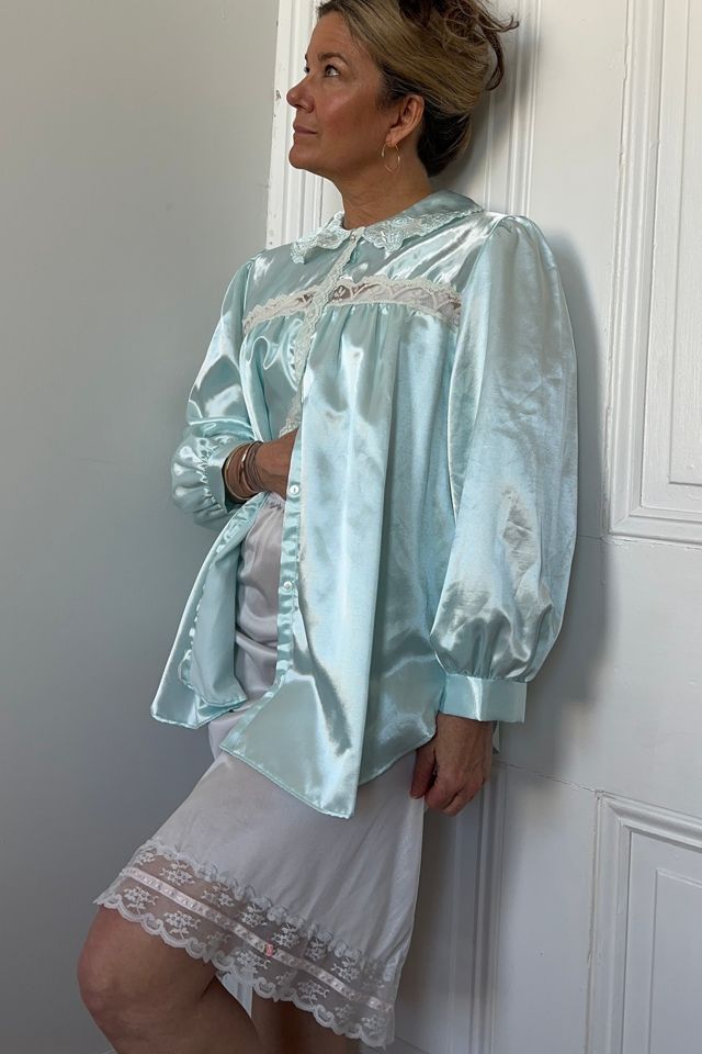 Vintage Baby Blue Satiny Smock with Lace Detail Selected by KA.TL.AK #1
