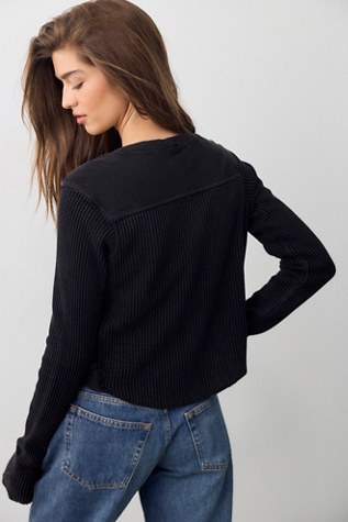 Женский топ FP One Blake Shrunken Crew Neck Thermal, цвет: Чёрный — фото 3