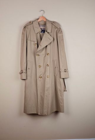 Vintage Fall/Winter 2004 Runway Burberrys’ Trench Coat Selected By The Igala NYC