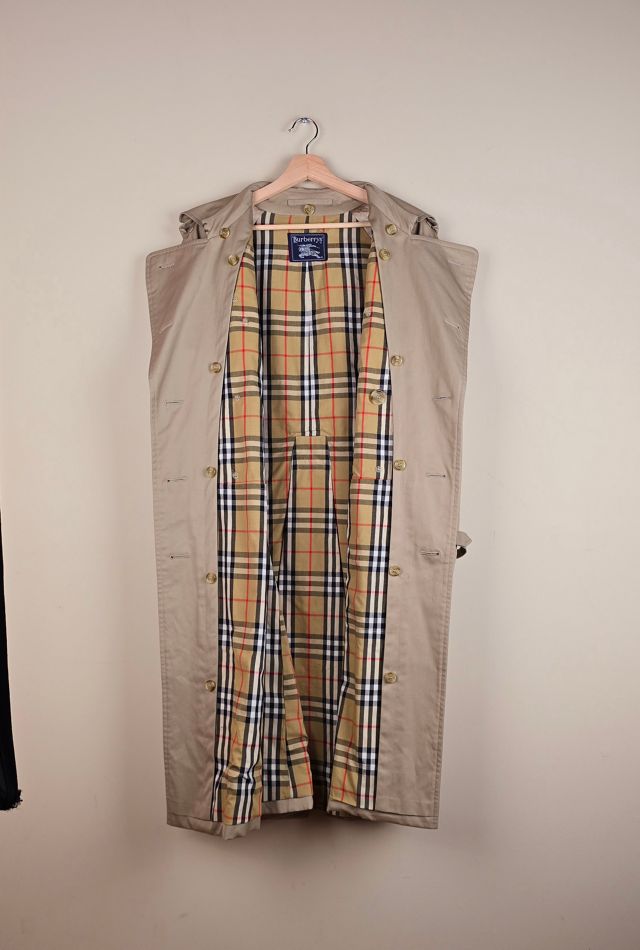 Vintage Fall/Winter 2004 Runway Burberry's Trench Coat Selected By The Igala NYC #2