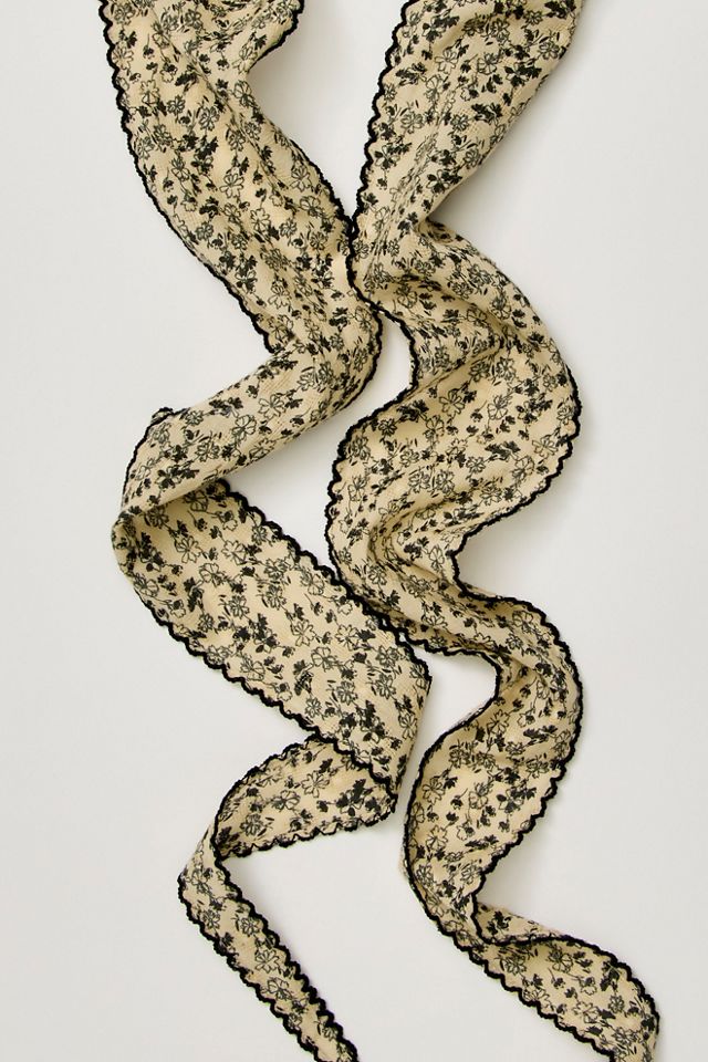 Ditsy Scallop Scarf #2