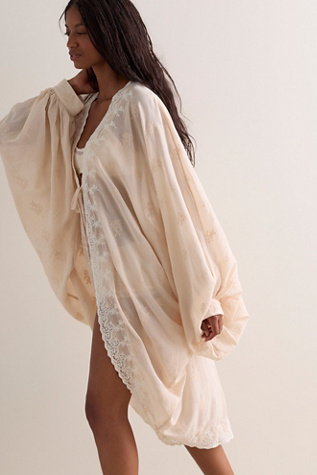 Robe Lucia Pearl
