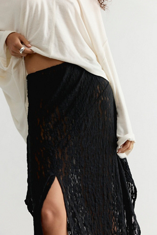 Женская юбка ESTHE Trapeze Lace Sheer Midi, цвет: Чёрный — фото 3