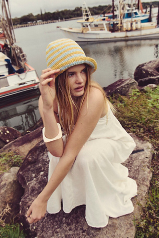 Chapeau de Marin Rayé au Crochet