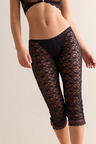 Pretty Problem Capris