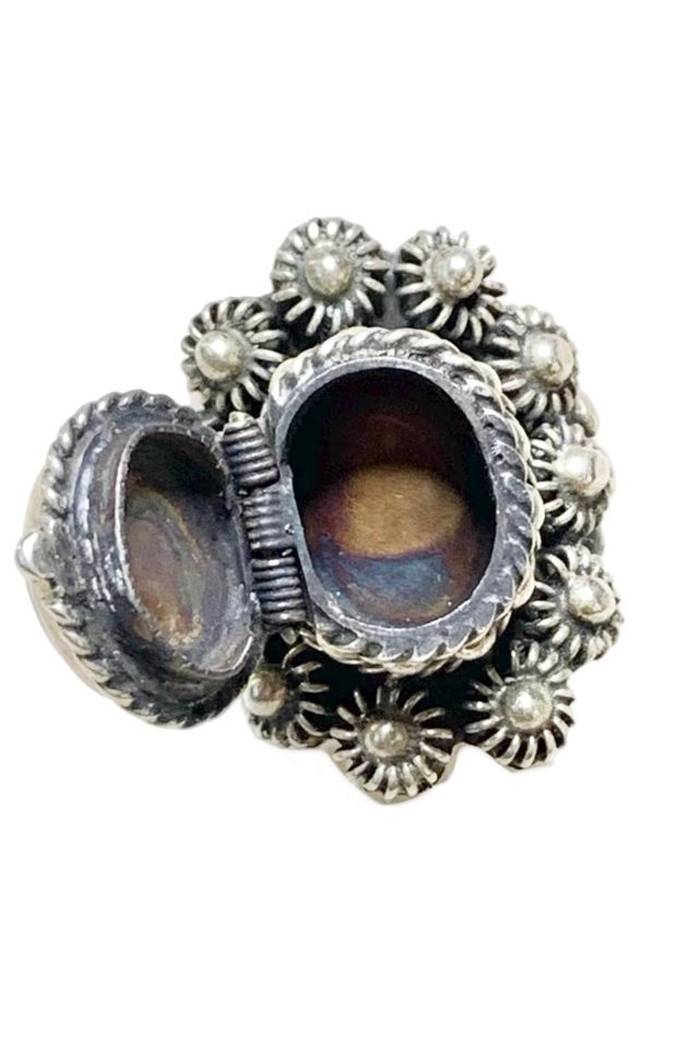 Vintage 1970s Sterling + Amethyst Poison Ring Selected by Lux Revival #1