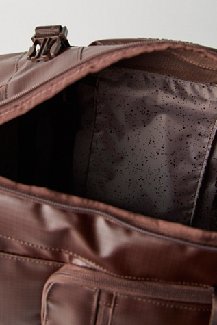 Рюкзак Calpak Terra 26L Laptop Duffel, цвет: Орех — фото 4