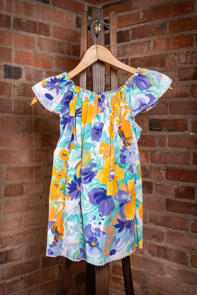 Vintage 70s Holiday Floral Sleeveless Blouse Selected by Black Shag Vintage #1