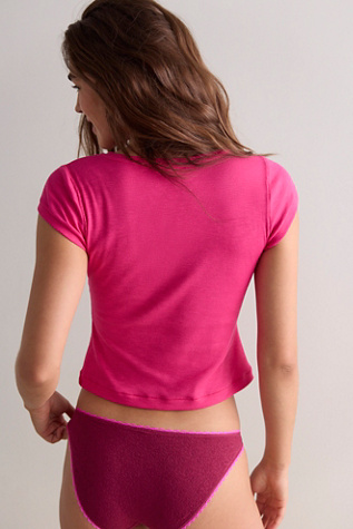 Женская футболка Intimately Keeping It Light Ribbed Baby Tee, цвет: Свекольный — фото 2