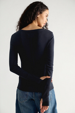 Женский топ We The Free Tinsley Long Sleeve Top, цвет: Чёрный — фото 6