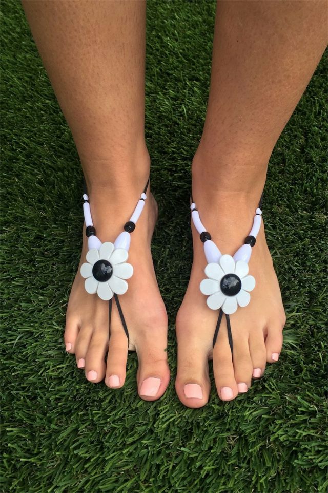 Nineties Black And White Daisy Anklet Selected By Ankh By Racquel #2