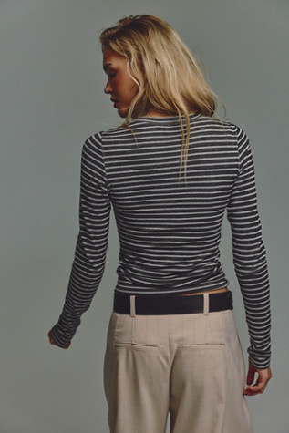 Женский топ Intimately Just Enough Stripe Crew Neck Long Sleeve, цвет: Серый комбинированный — фото 2