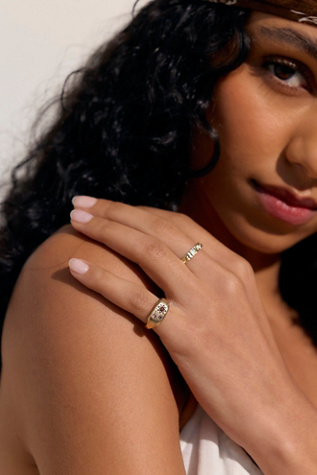 Clara Pinky Ring