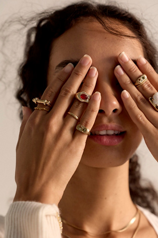 Clara Pinky Ring