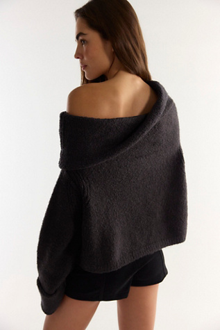Женский свитер Free People Carrie Off-The-Shoulder Pullover, цвет: Чёрный комбинированный — фото 2