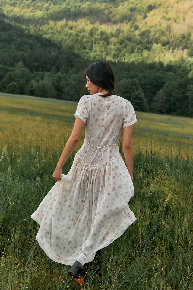 Robe longue à pétales tombants #2