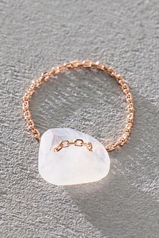 Sirciam Moonstone Chain Ring