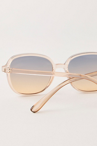 Женские солнцезащитные очки Free People Fade Into You Square Sunglasses, цвет: Телесный / Синий градиентный — фото 4