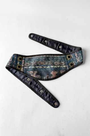 80s Vintage Ikat Woven Fabric Belt with Hidden Pocket Selected by MARMALADE