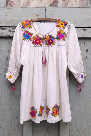 Vintage Mexican Embroidered Top Selected by Garbage Soup