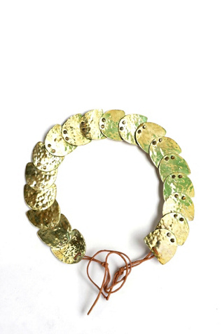 Женский ремень Garbage Soup Laise Adzer Hammered Brass Medallion Belt Selected, цвет: Золотой — фото 3