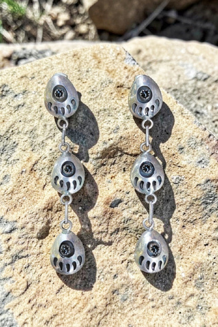 Женские серьги Garbage Soup Southwest Onyx Silver Dangle Selected, цвет: Серебряный — фото 1