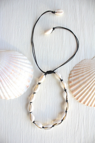 Vintage Cowrie Shell Surfer Choker Necklace Selected By Moons + Junes Vintage