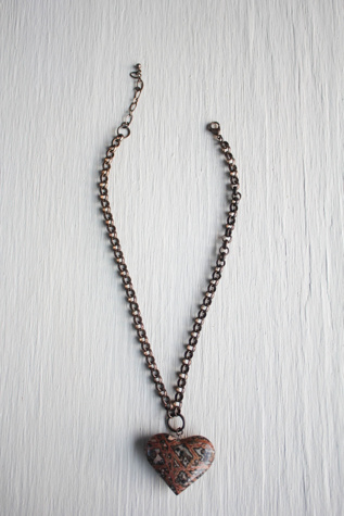 Женские цепочки Moons + Junes Vintage Leopard Skin Jasper Heart Bronze Link Chain Selected, цвет: Разноцветный — фото 3