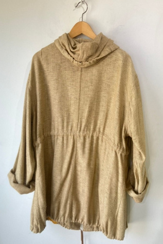 Женская куртка The Curatorial Dept. Electric Feathers Khaki Handwoven Odyssey Parka Selected, цвет: Хаки — фото 3