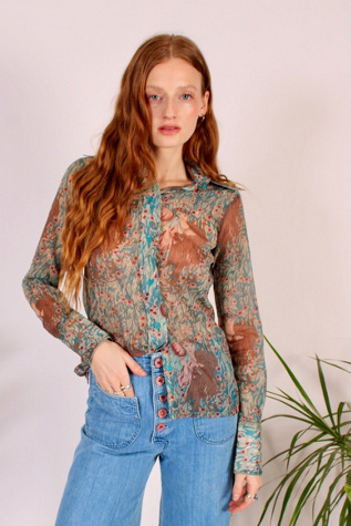 1970's Regina Porterhouse Button Up Blouse Selected By Wolf And Moon Vintage