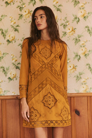 Mini Robe en Dentelle Sentimental Melody